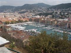 Der Hafen in der turisten Stadt Nizza
