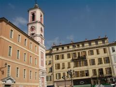 Nizzas Zentraler Platz mit Kirche